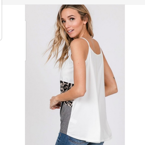 LAST 1* Criss cross flowy knot leopard tank top - Picture 3 of 4